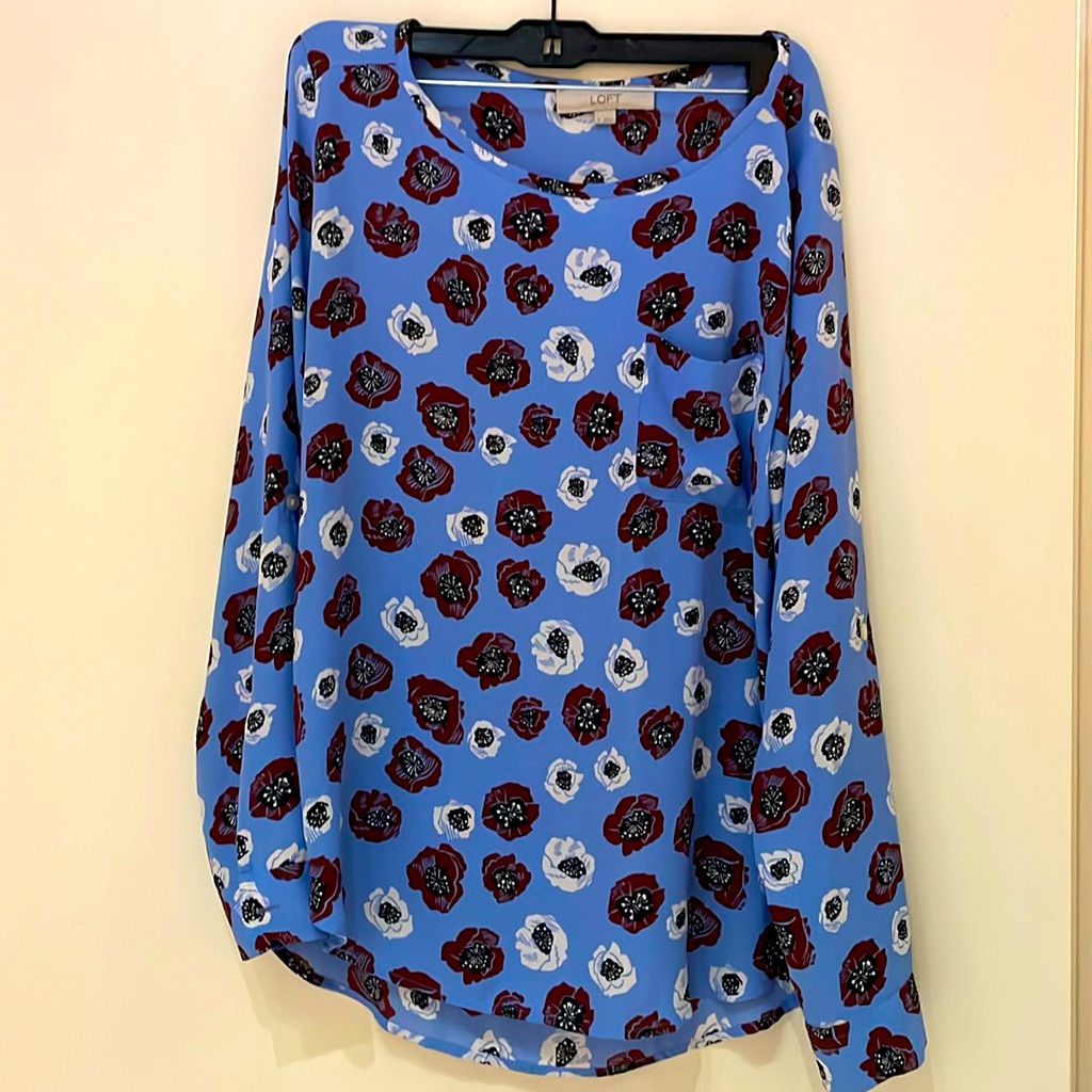 Ann Taylor Loft Blue Floral Blouse With Front Pocket  Buttoned Sleeves